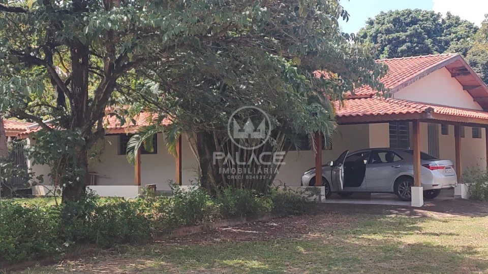 chácara á venda no Bairro dois Córregos