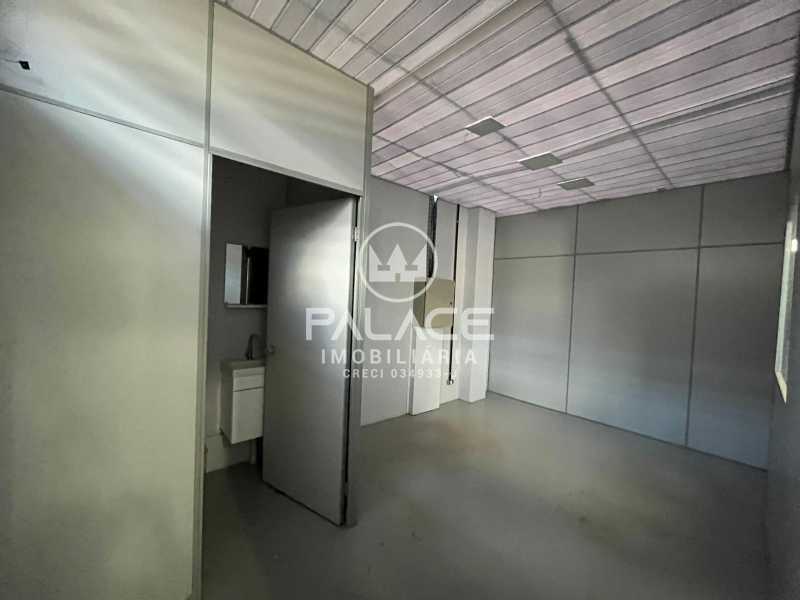 Imagens do imóveis Barracão :  / Comercial / Guamium