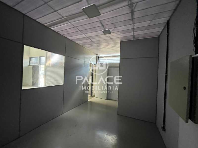 Imagens do imóveis Barracão :  / Comercial / Guamium