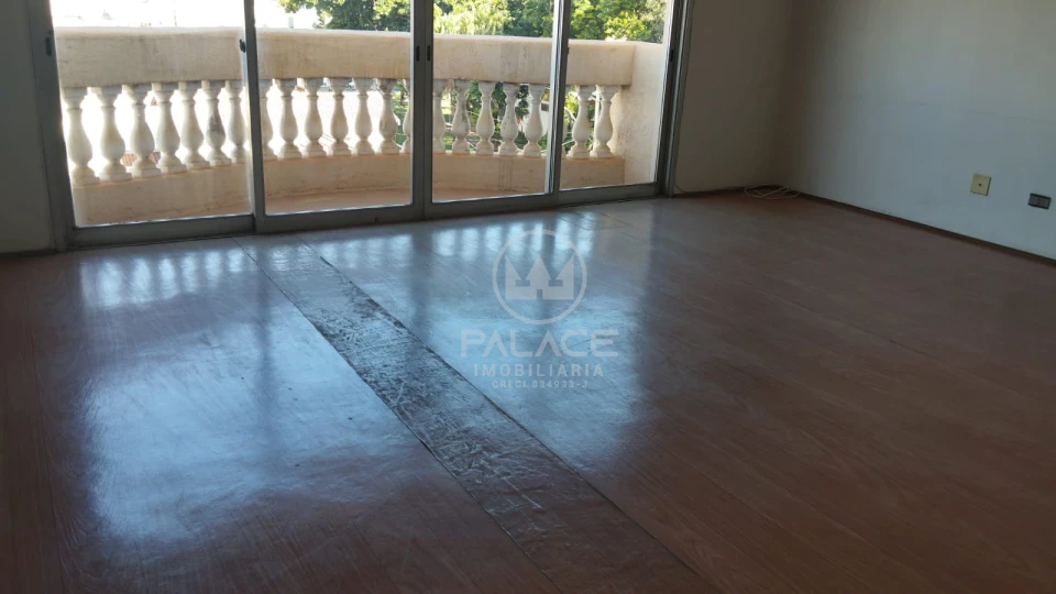 Apartamento : Padrão / Residencial / Centro