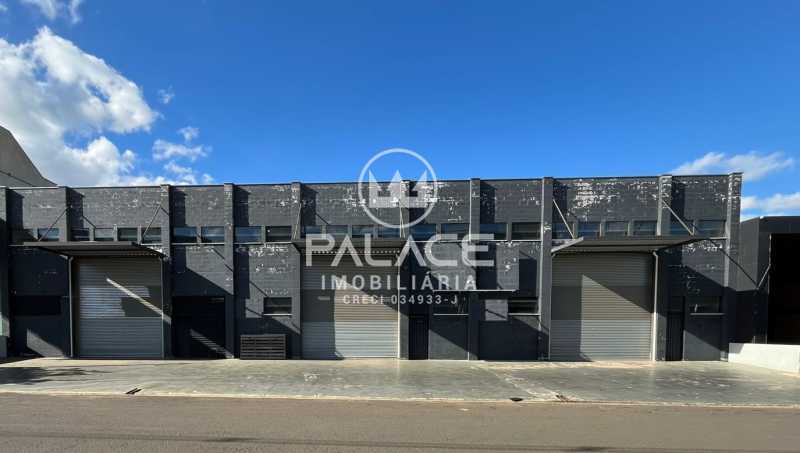 Imagens do imóveis Barracão :  / Comercial / Guamium