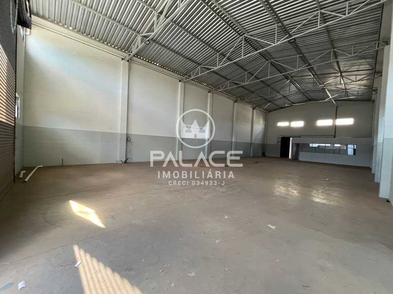 Imagens do imóveis Barracão :  / Comercial / Guamium