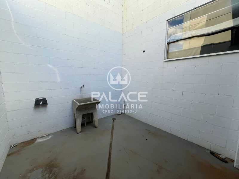 Imagens do imóveis Barracão :  / Comercial / Guamium