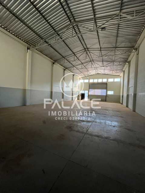 Imagens do imóveis Barracão :  / Comercial / Guamium