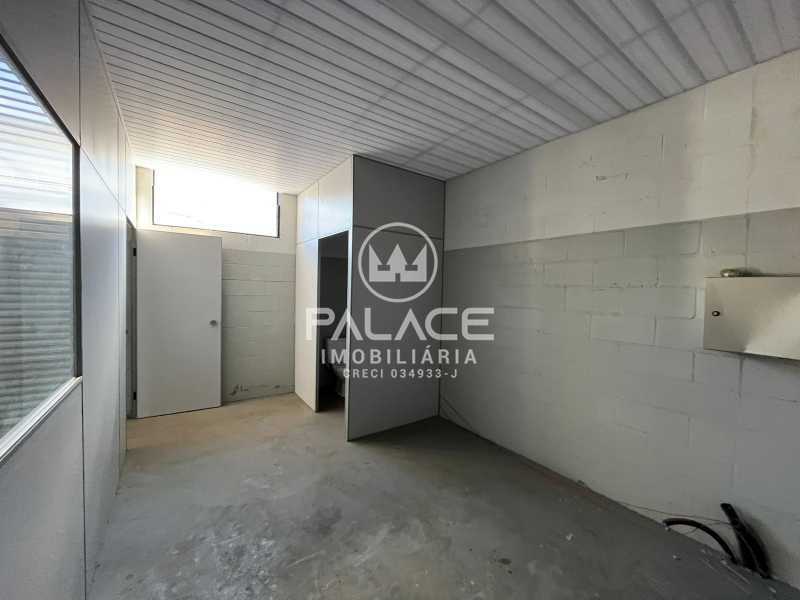 Imagens do imóveis Barracão :  / Comercial / Guamium