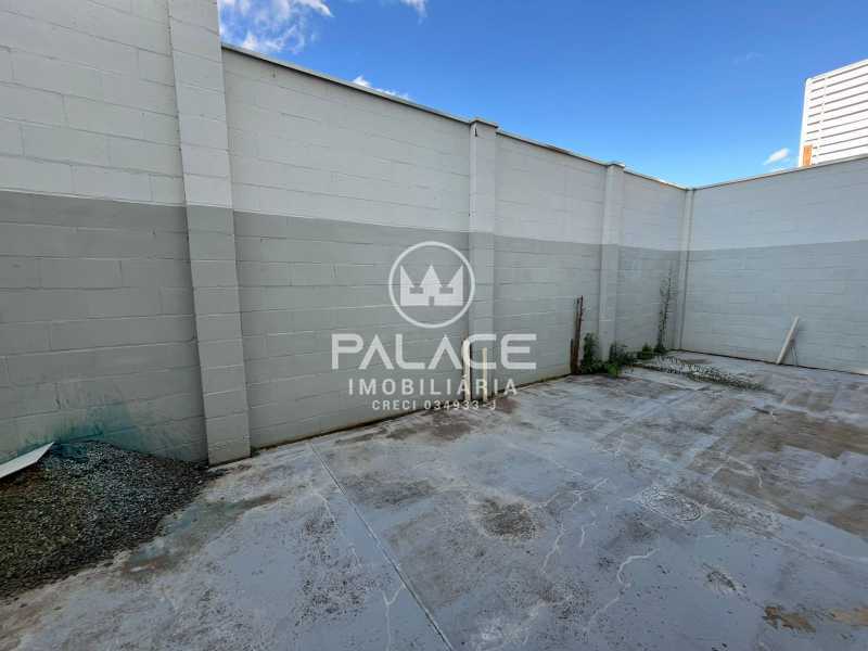 Imagens do imóveis Barracão :  / Comercial / Guamium