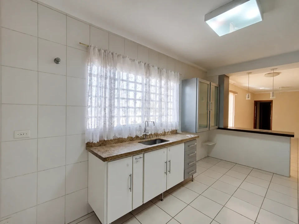 CASA PARA LOCAÇÃO / CHURRASQUEIRA / 3 QUARTOS