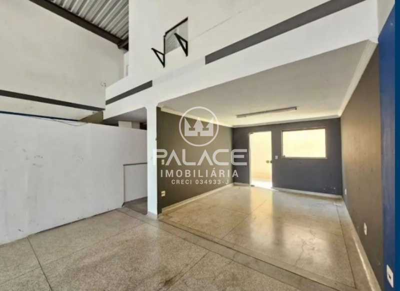 Imagens do imóveis Barracão :  / Comercial / Vila Industrial