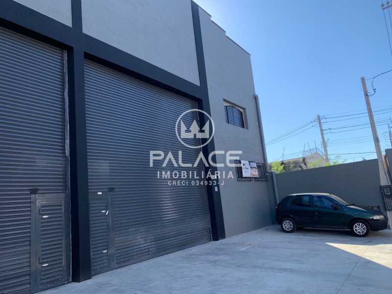 Imagens do imóveis Barracão :  / Comercial / Jardim Califórnia