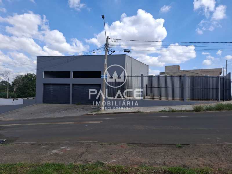 Imagens do imóveis Barracão :  / Comercial / Pompéia