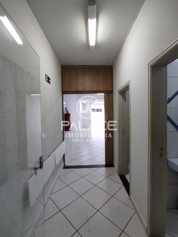 Imagens do imóveis Salão :  / Comercial / Centro