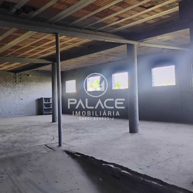 Imagens do imóveis Barracão :  / Comercial / Parque São Jorge