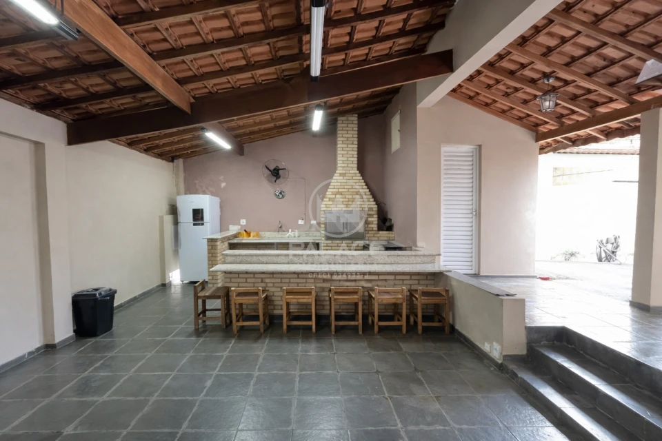 CASA TÉRREA A VENDA NO BAIRRO JARDIM ABAETÉ, PIRACICABA, SP.