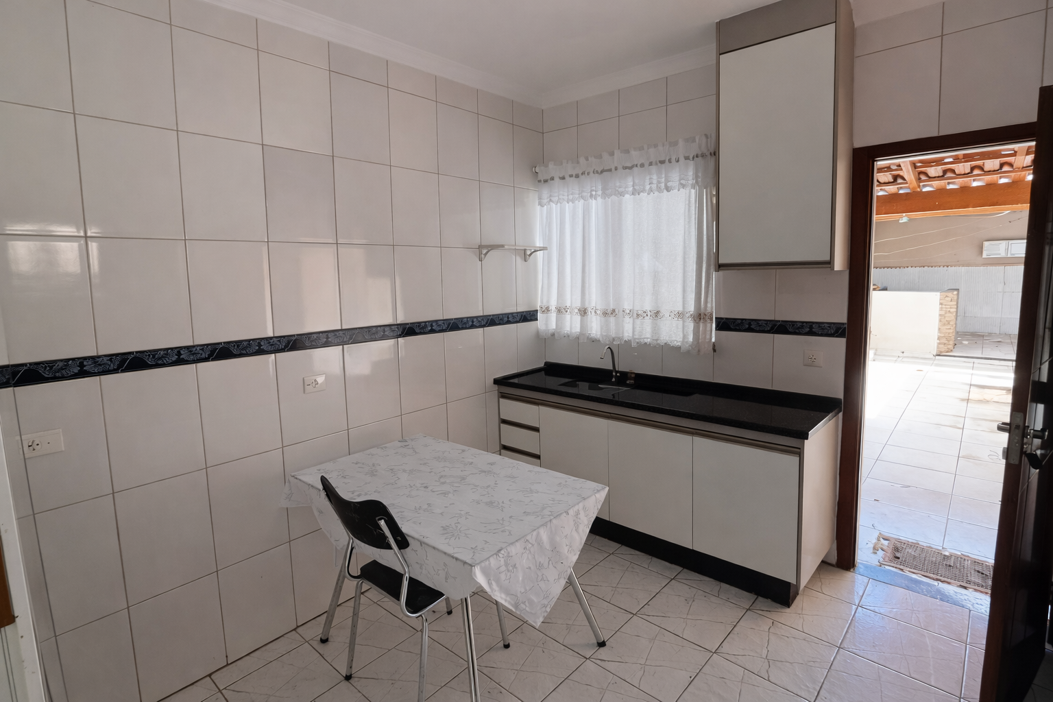 CASA PARA LOCAÇÃO 2 QUARTOS / BALBO