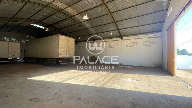 Imagens do imóveis Barracão :  / Comercial / Chácaras Água Branca