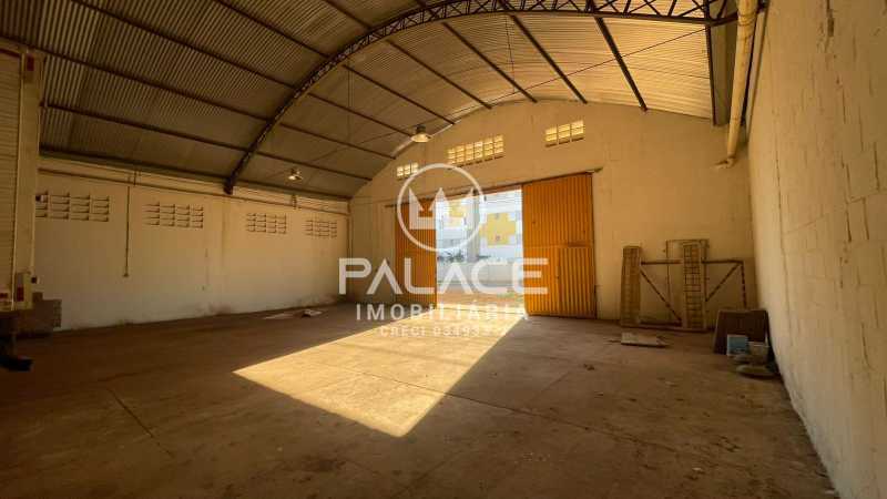 Imagens do imóveis Barracão :  / Comercial / Chácaras Água Branca