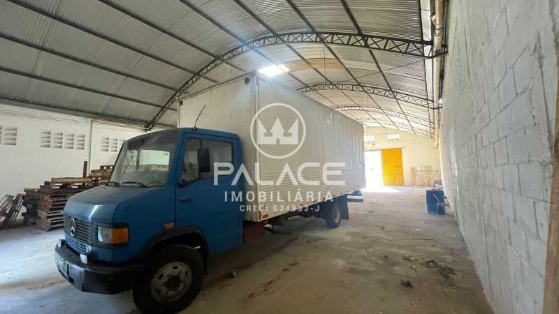 Imagens do imóveis Barracão :  / Comercial / Chácaras Água Branca