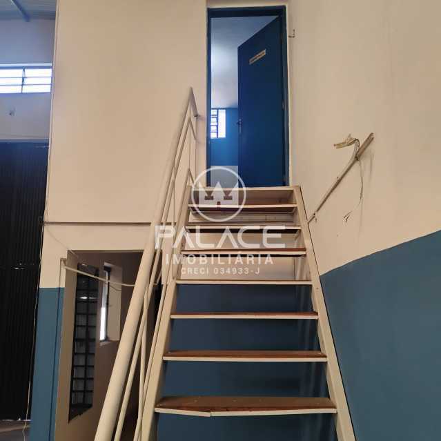 Imagens do imóveis Barracão :  / Comercial / Paulicéia