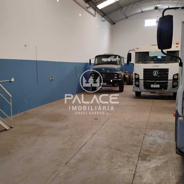 Imagens do imóveis Barracão :  / Comercial / Paulicéia