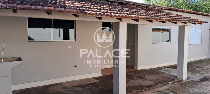 Imagens do imóveis casa à venda em residencial santa luzia, charqueada 3 quartos 200m²