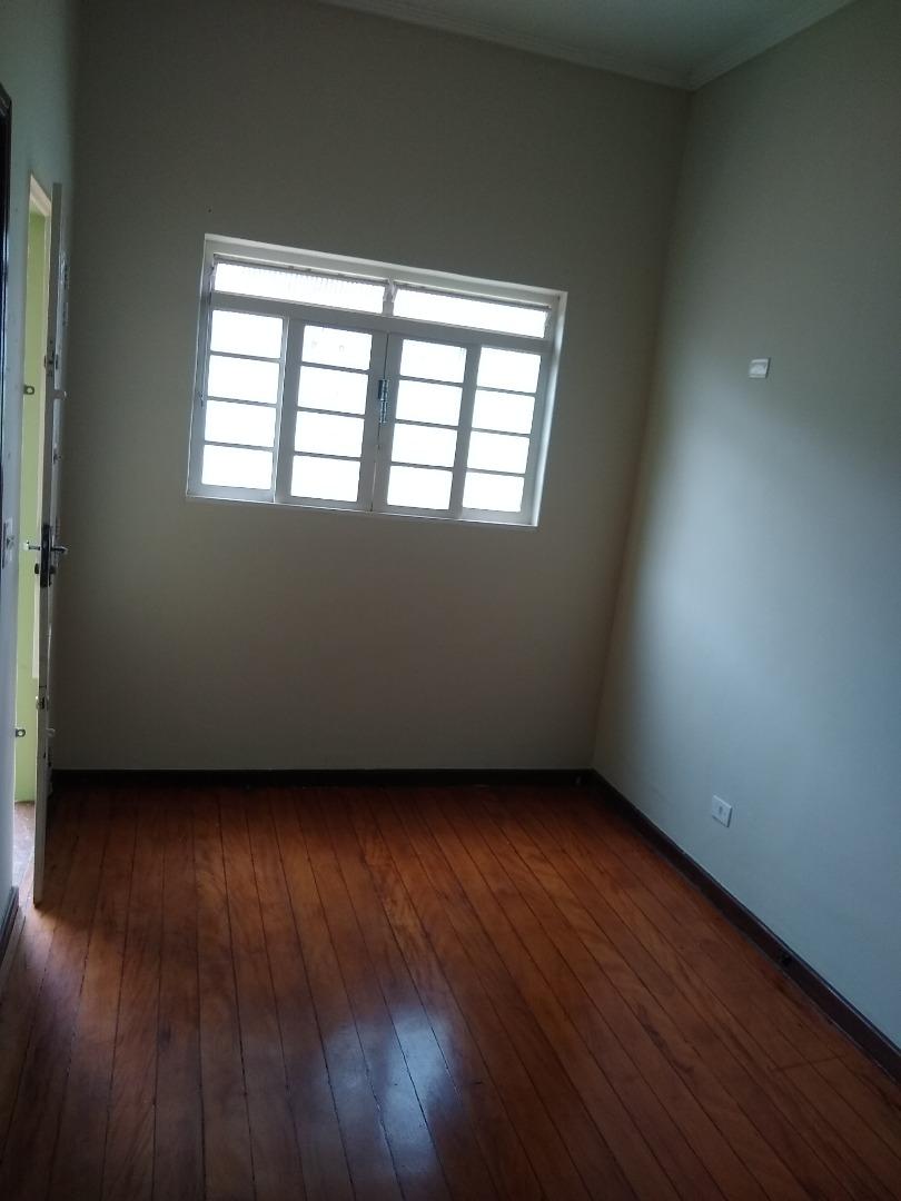 Casa com 3 dormitórios para alugar / Centro