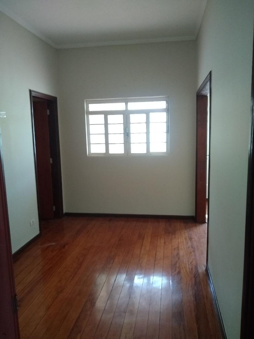 Casa com 3 dormitórios para alugar / Centro