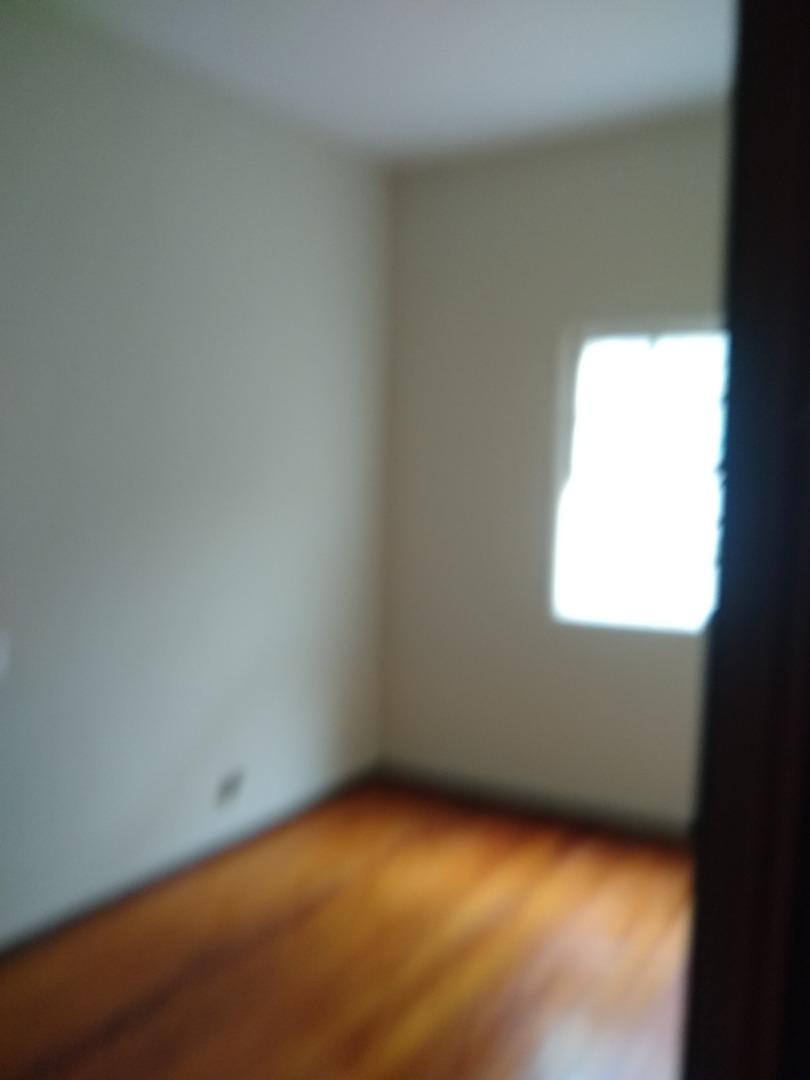 Casa com 3 dormitórios para alugar / Centro