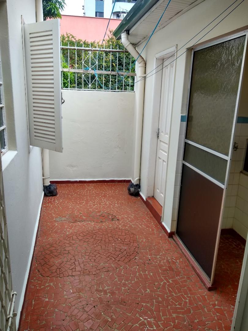 Casa com 3 dormitórios para alugar / Centro