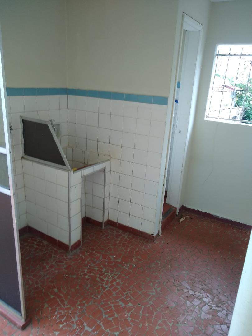 Casa com 3 dormitórios para alugar / Centro