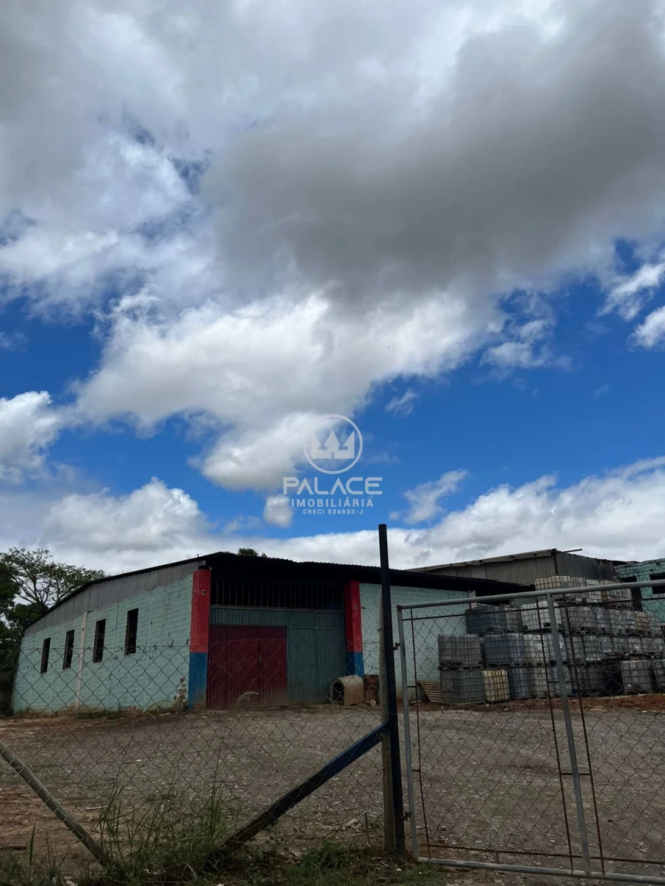 BARRACAO / LOCACAO / 600m² area util / 3000m² terreno / MOMBUCA