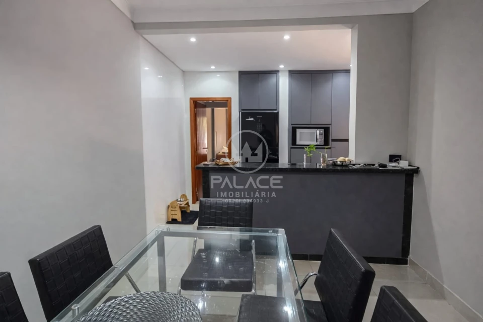 Casa térrea com piscina, a venda no bairro Vila Industrial, Piracicaba, SP.