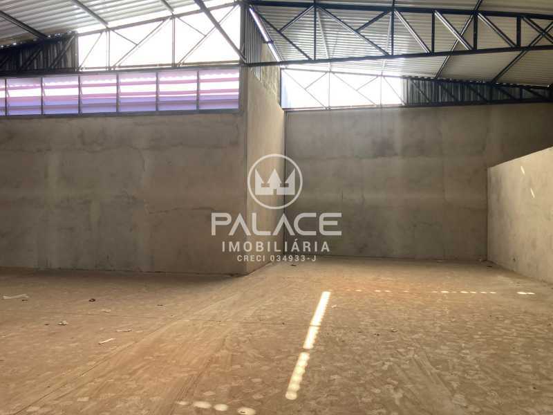 Imagens do imóveis Barracão :  / Comercial / Santa Terezinha