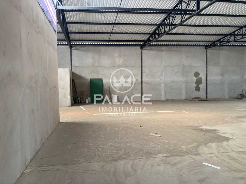 Imagens do imóveis Barracão :  / Comercial / Santa Terezinha