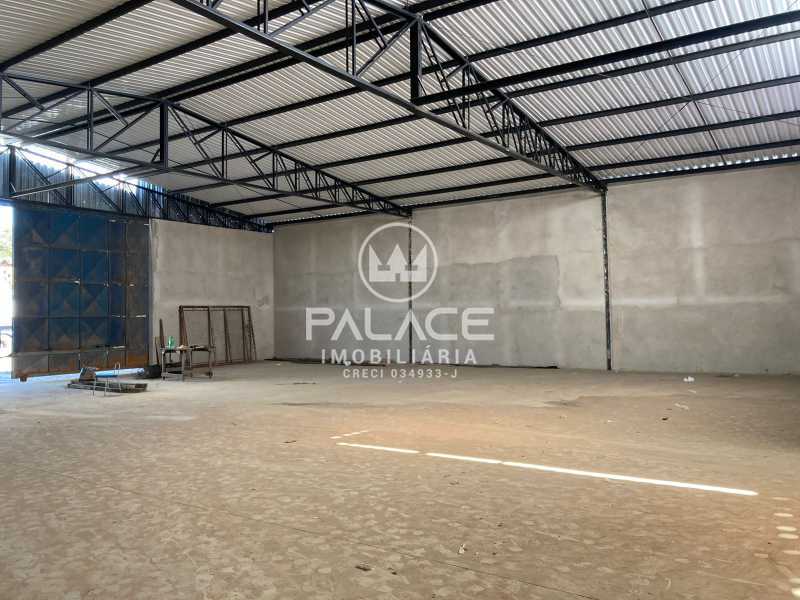 Imagens do imóveis Barracão :  / Comercial / Santa Terezinha