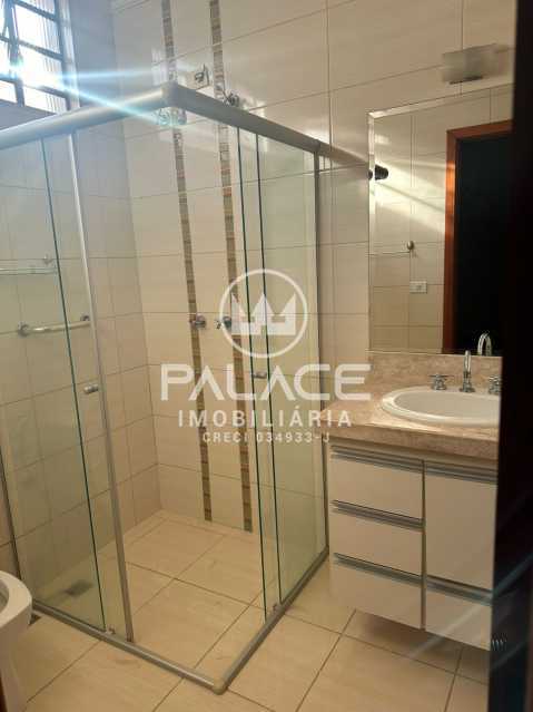 Casa de rua : Térrea / Residencial / Jardim Petrópolis