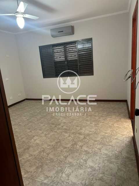 Casa de rua : Térrea / Residencial / Jardim Petrópolis