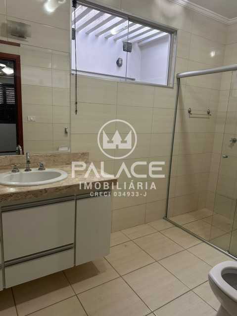 Casa de rua : Térrea / Residencial / Jardim Petrópolis