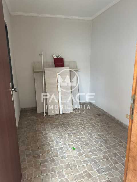 Casa de rua : Térrea / Residencial / Jardim Petrópolis