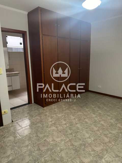 Casa de rua : Térrea / Residencial / Jardim Petrópolis