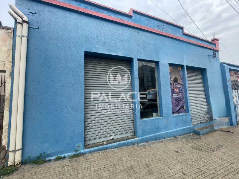 Imagens do imóveis Salão :  / Comercial / Centro