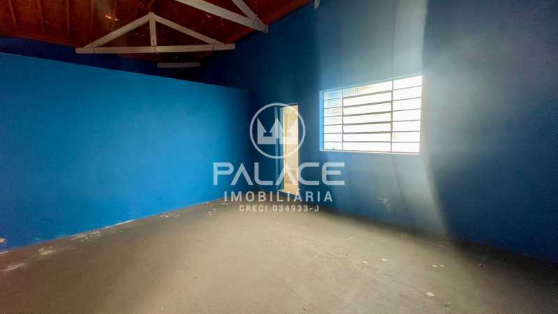 Imagens do imóveis Salão :  / Comercial / Centro