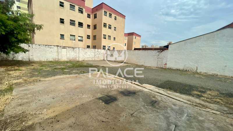 Imagens do imóveis Salão :  / Comercial / Centro