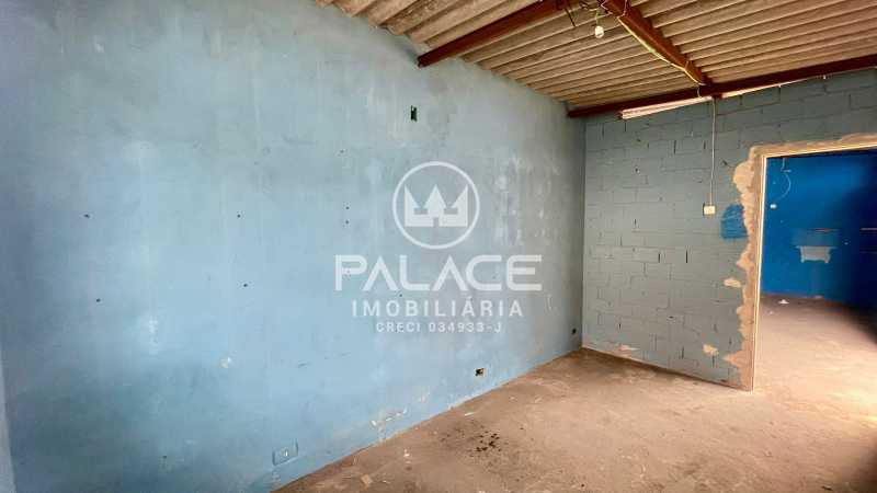 Imagens do imóveis Salão :  / Comercial / Centro