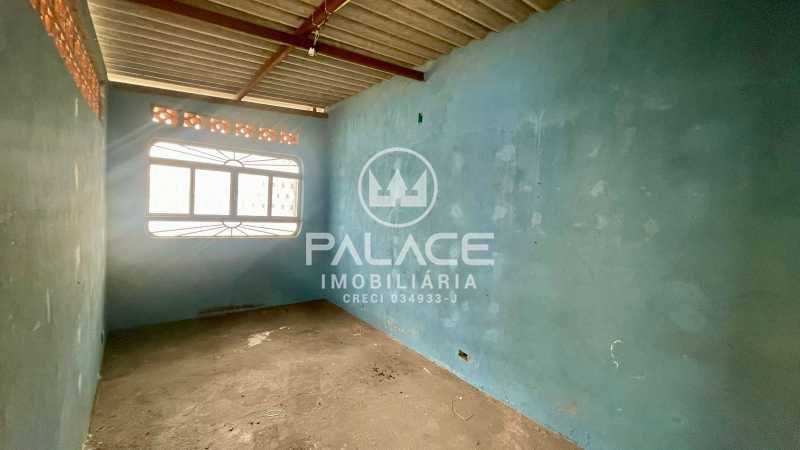 Imagens do imóveis Salão :  / Comercial / Centro