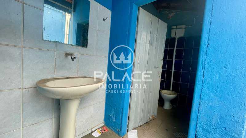 Imagens do imóveis Salão :  / Comercial / Centro