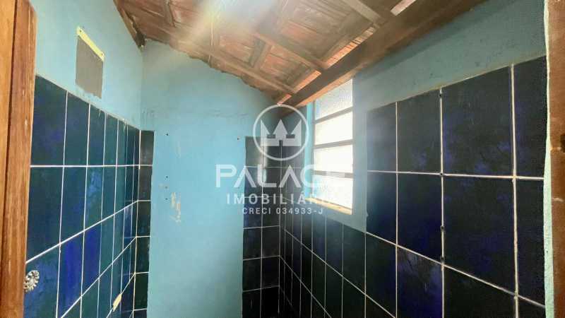 Imagens do imóveis Salão :  / Comercial / Centro