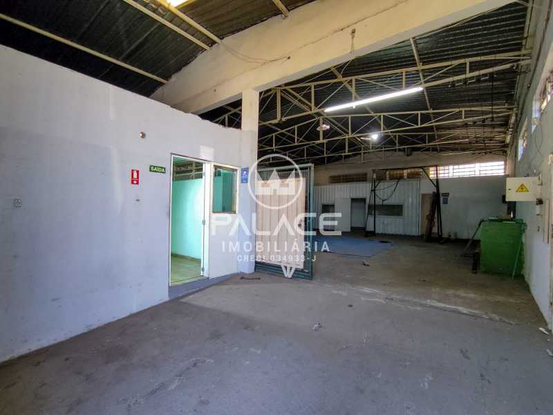 Imagens do imóveis Barracão :  / Comercial / São Luiz