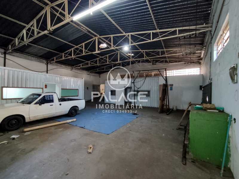 Imagens do imóveis Barracão :  / Comercial / São Luiz