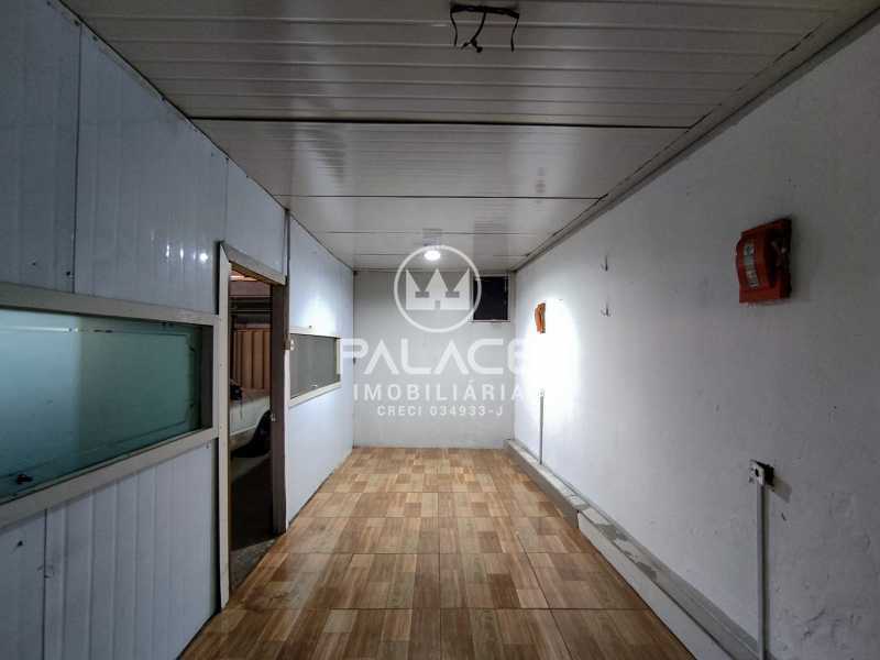 Imagens do imóveis Barracão :  / Comercial / São Luiz