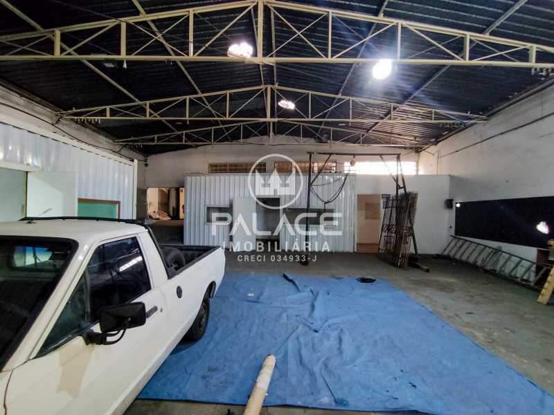 Imagens do imóveis Barracão :  / Comercial / São Luiz